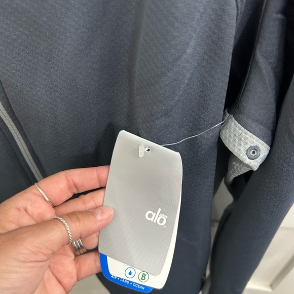 Alo Zip Up. Size Small. NWT. - Picture 3 of 4